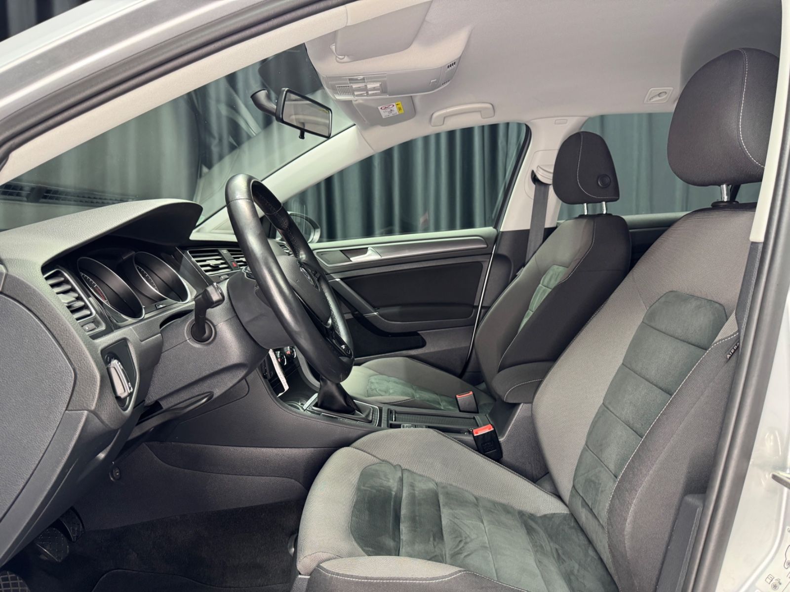 Fahrzeugabbildung Volkswagen Golf VII Variant Comfortline|NAVI|ACC|MASSAGE|