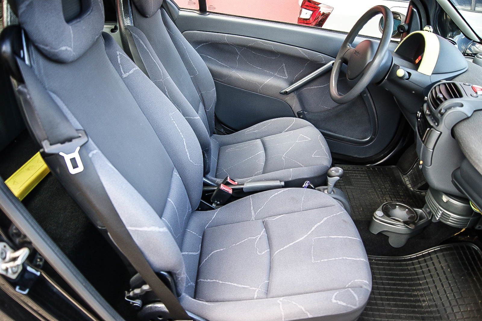 Fahrzeugabbildung Smart fortwo city-coupe Pulse KLIMAAUTOMATIK PANORAMA