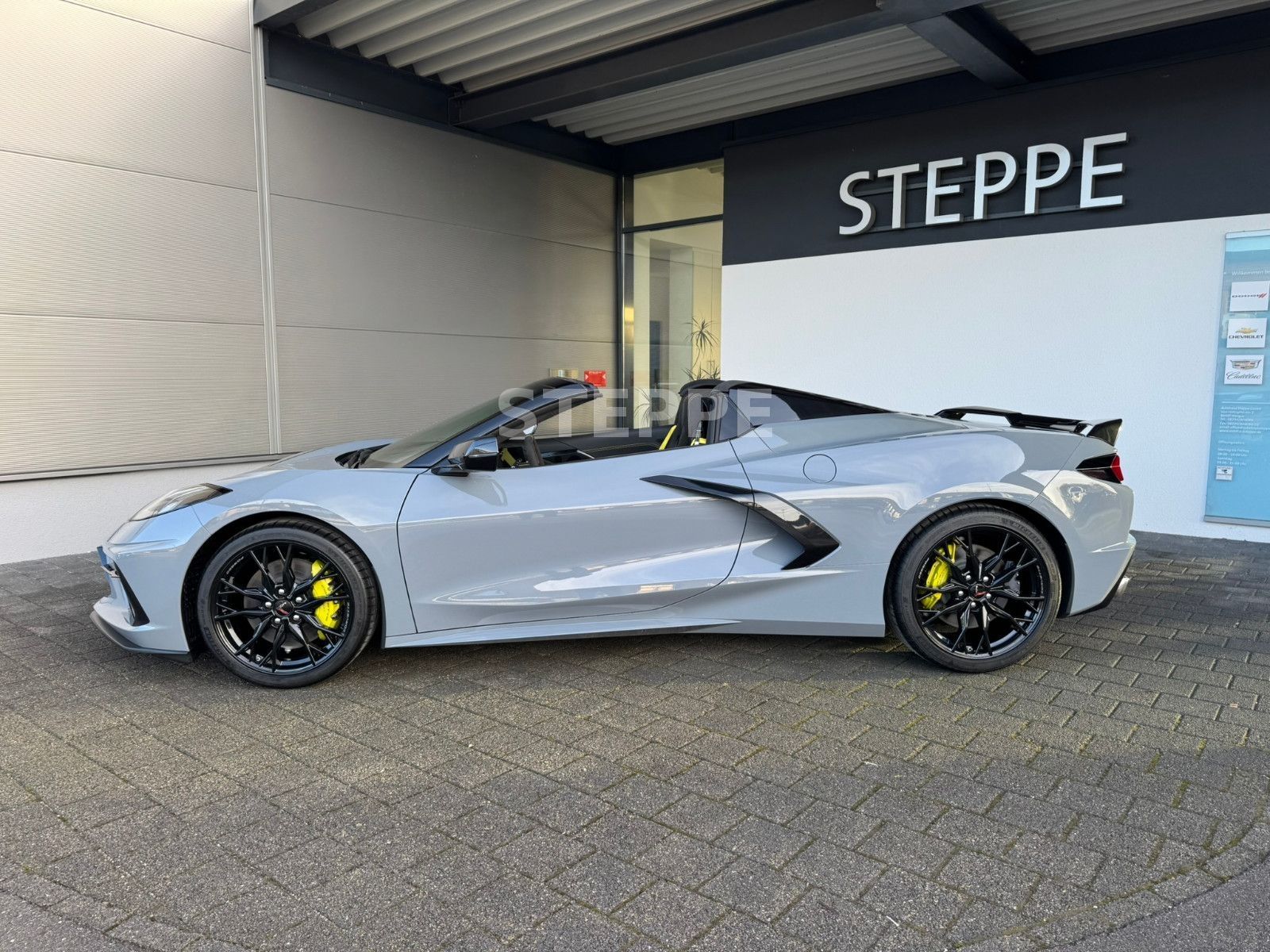 Corvette C8 Stingray Convertible 3LT Europamodell STEPPE