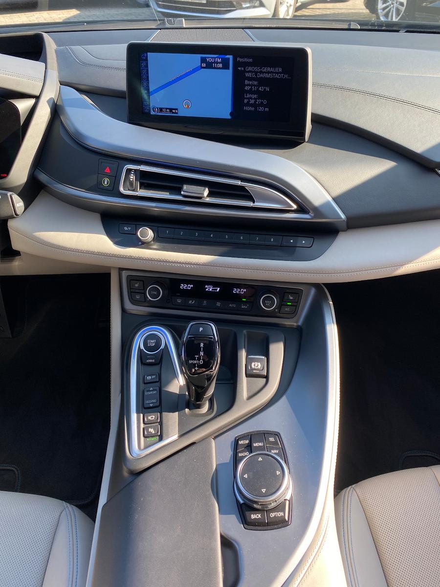 BMW i8 Coupe Pure Impulse Harman-Kardon/HuD/360°/LED