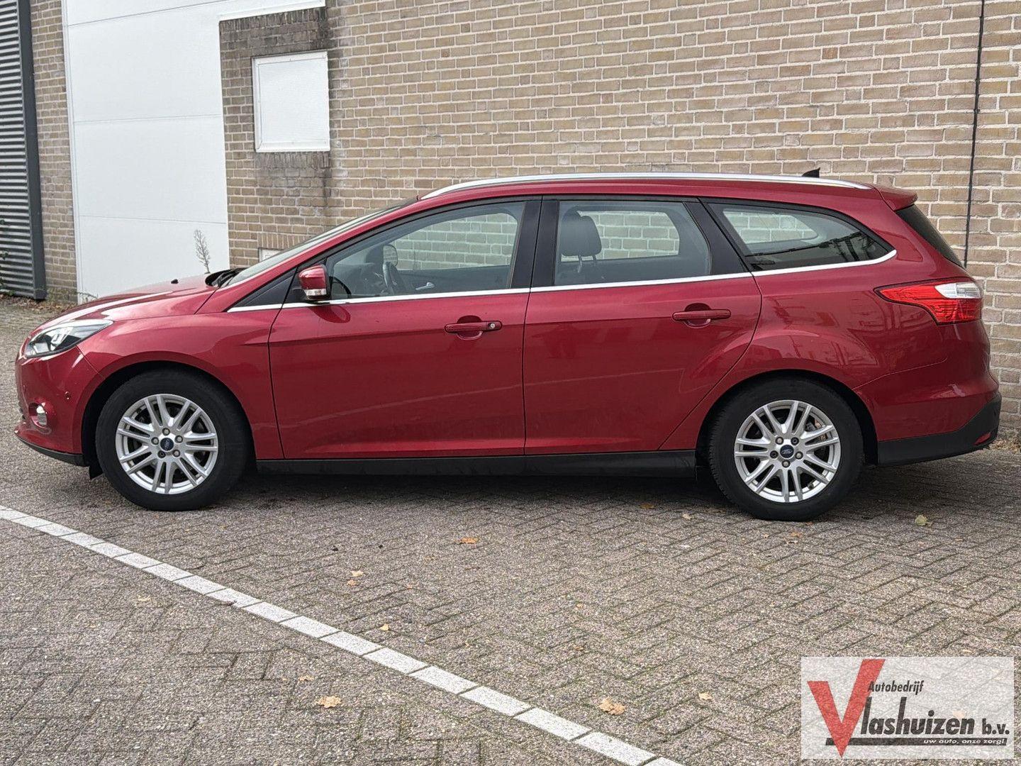 Ford Focus 2012 — photo 7