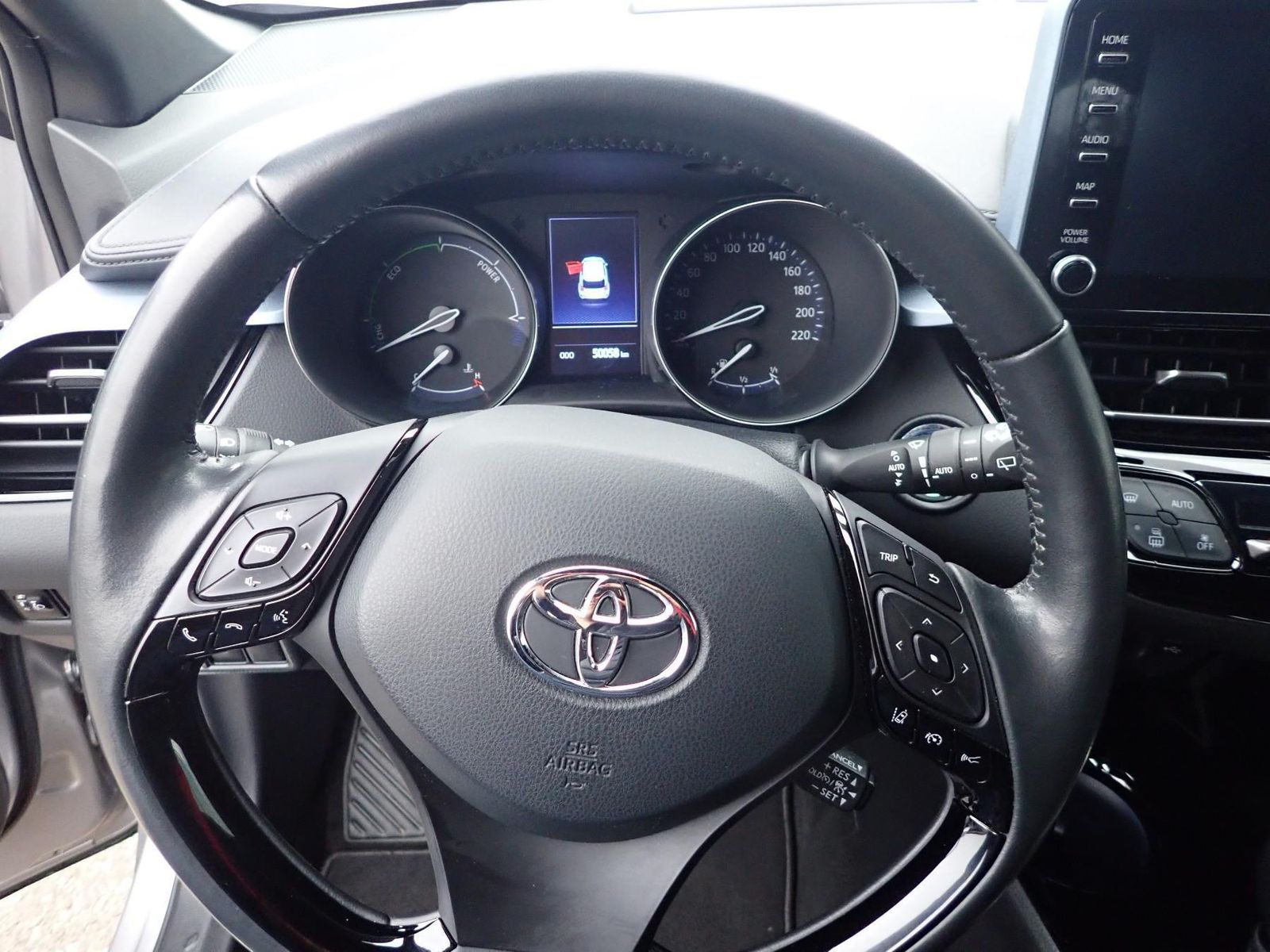 Fahrzeugabbildung Toyota C-HR Hybrid Team D