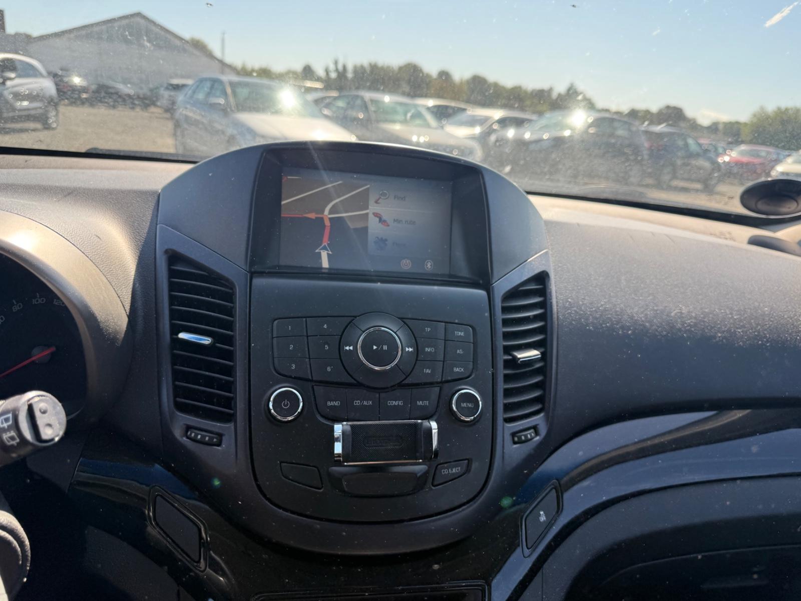 Chevrolet Orlando 2013 — photo 13
