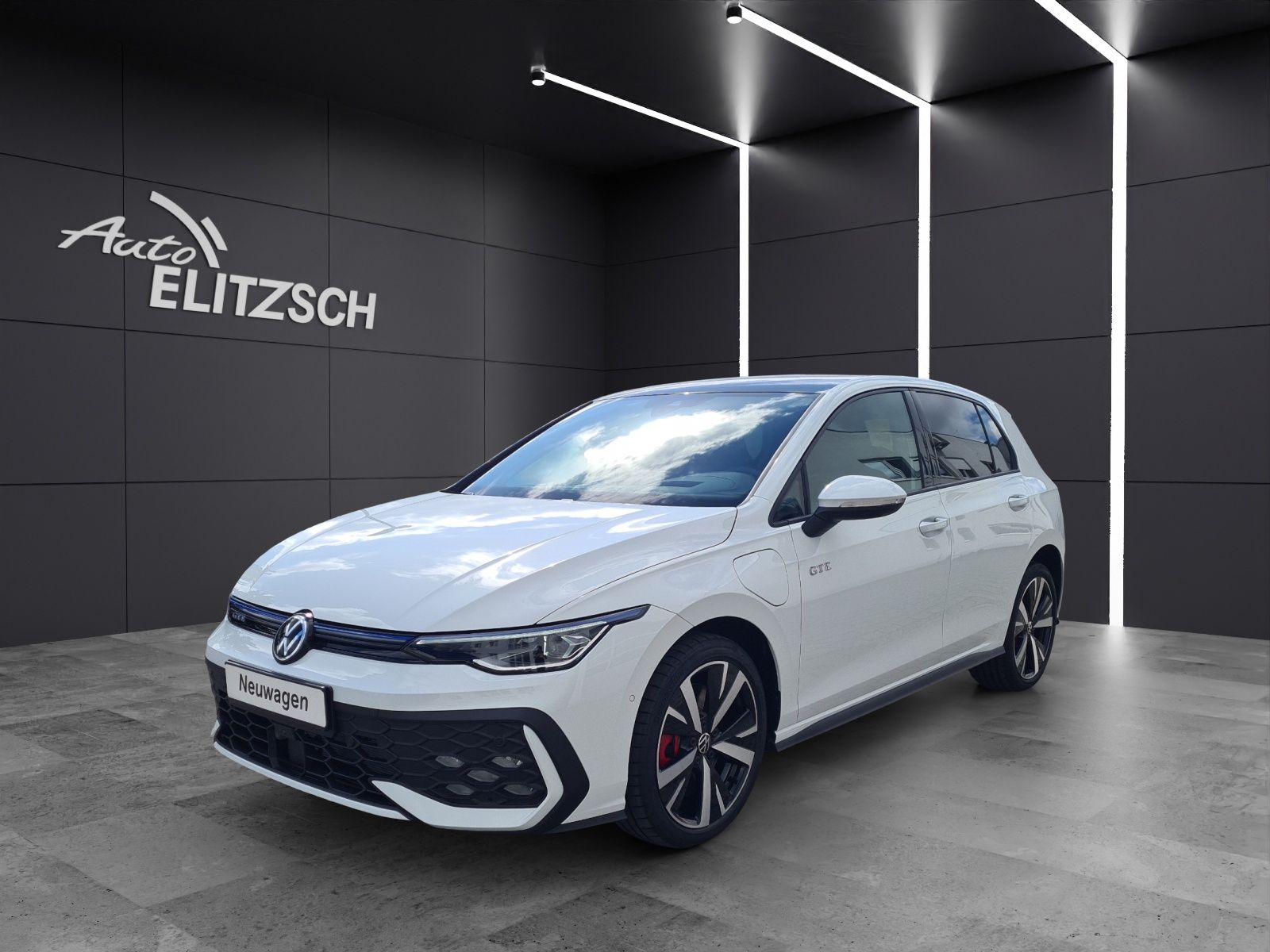 Fahrzeugabbildung Volkswagen Golf VIII GTE Matrix HUD AHK 360° DCC ACC Keyles