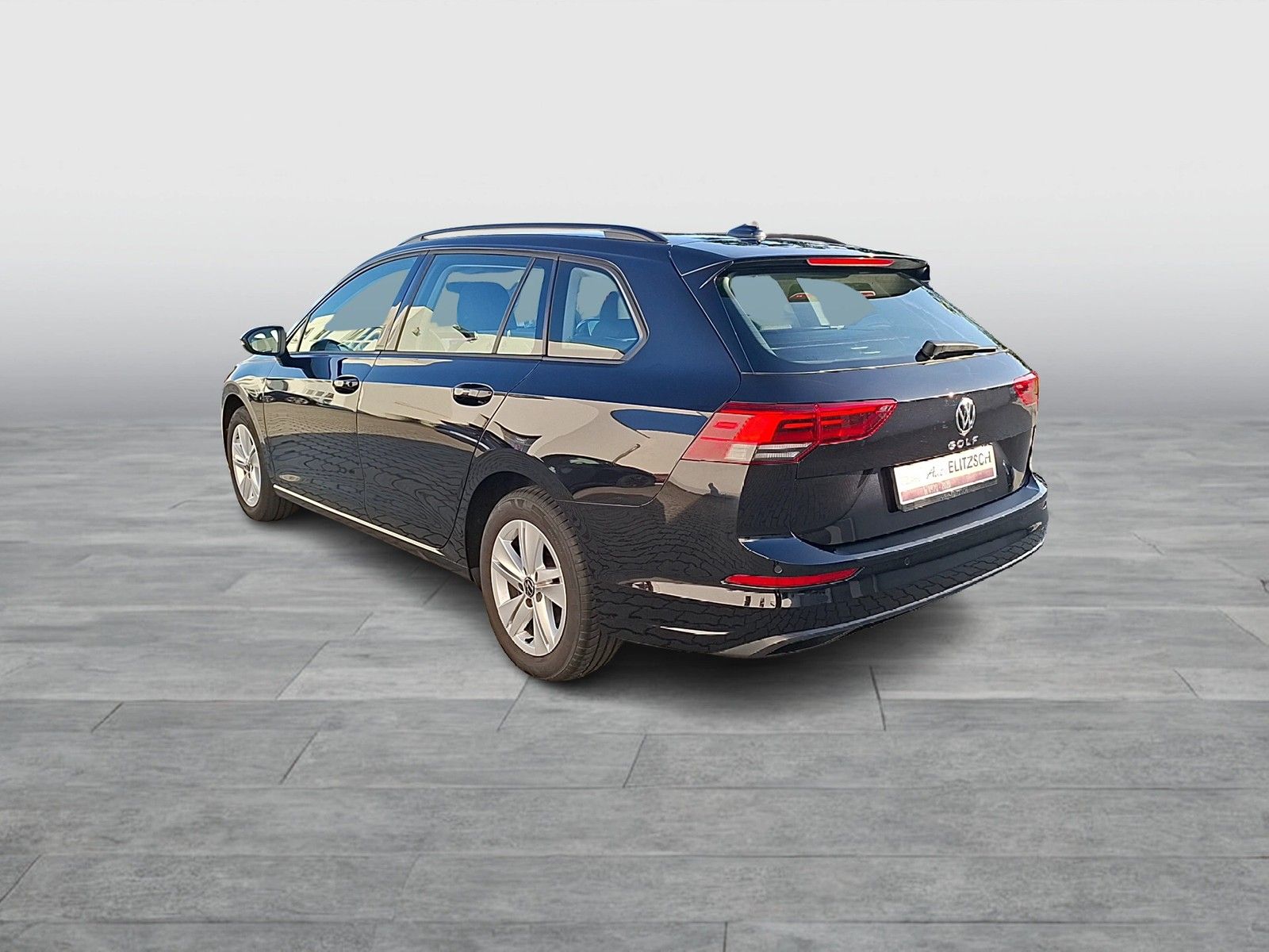 Fahrzeugabbildung Volkswagen Golf VIII Variant TSI Life LED Navi AID ACC PDC
