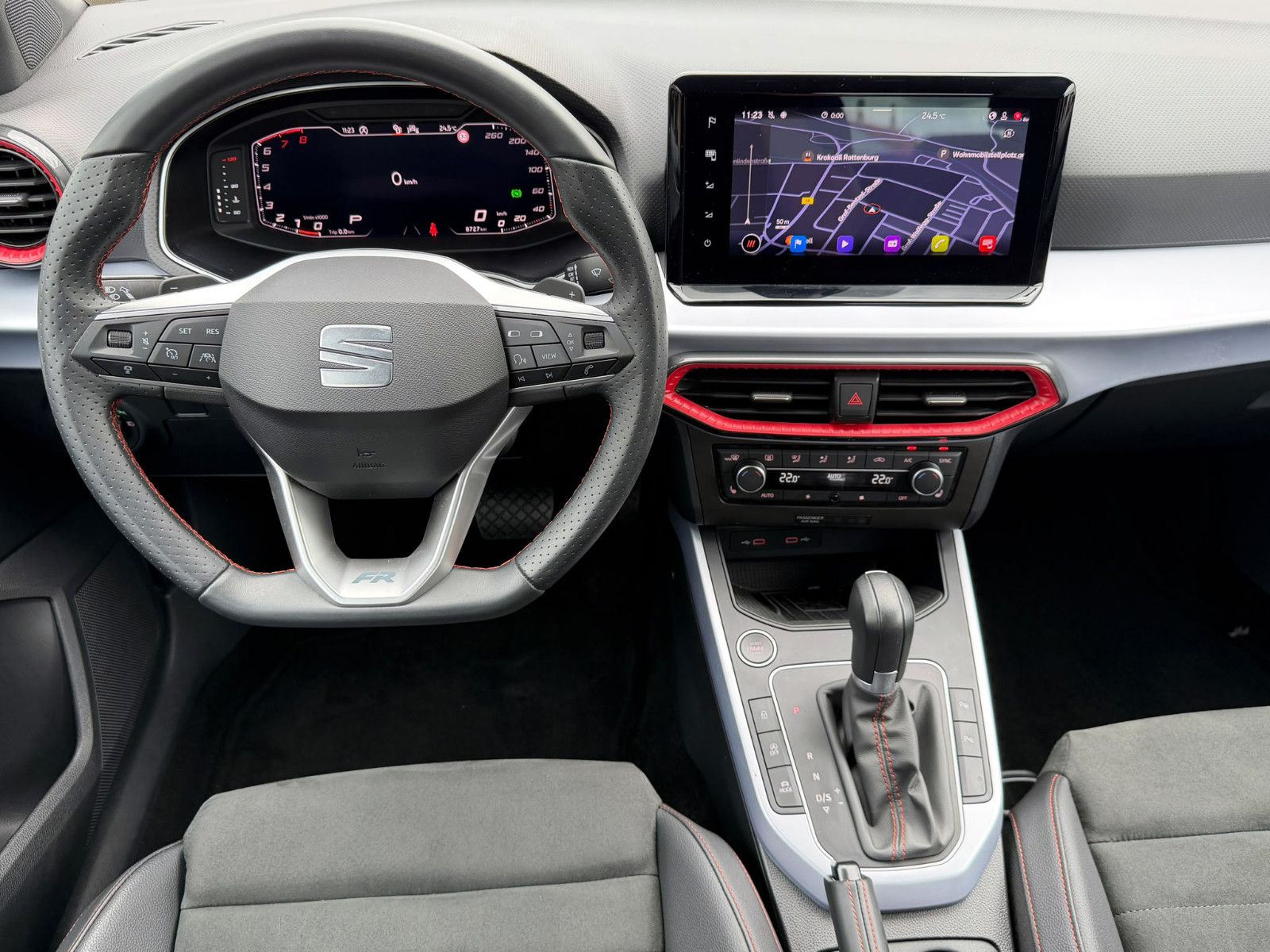 Fahrzeugabbildung SEAT Arona 1.0 TSI DSG FR ACC LED NAV PDC KAM SHZ