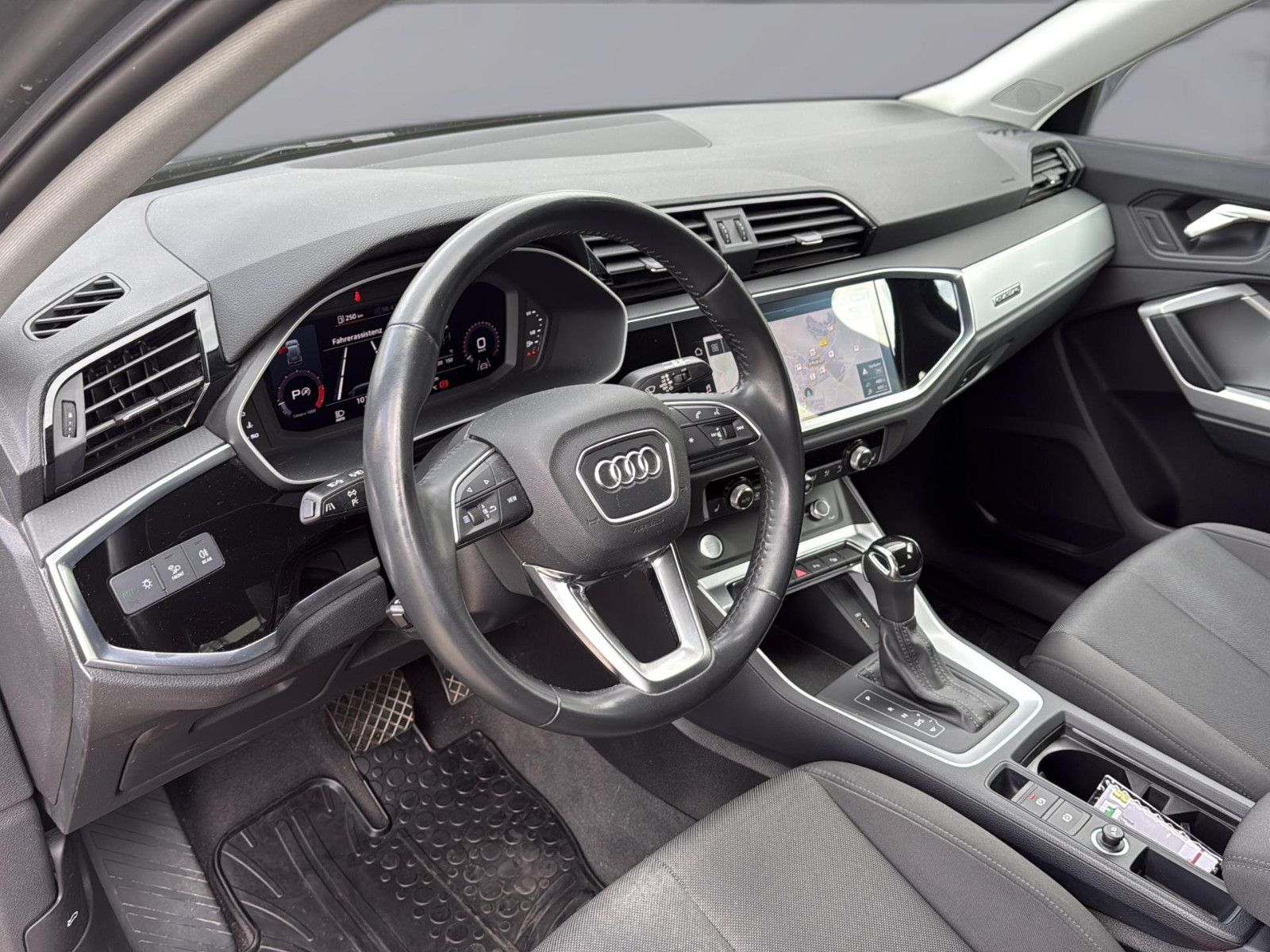Fahrzeugabbildung Audi Q3 40 TFSI quattro /AHK/ 1.Hand/ unfallfrei