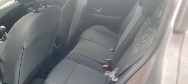 Renault Megane III Lim. 5-trg. Paris*Motor Probleme* Bild 6