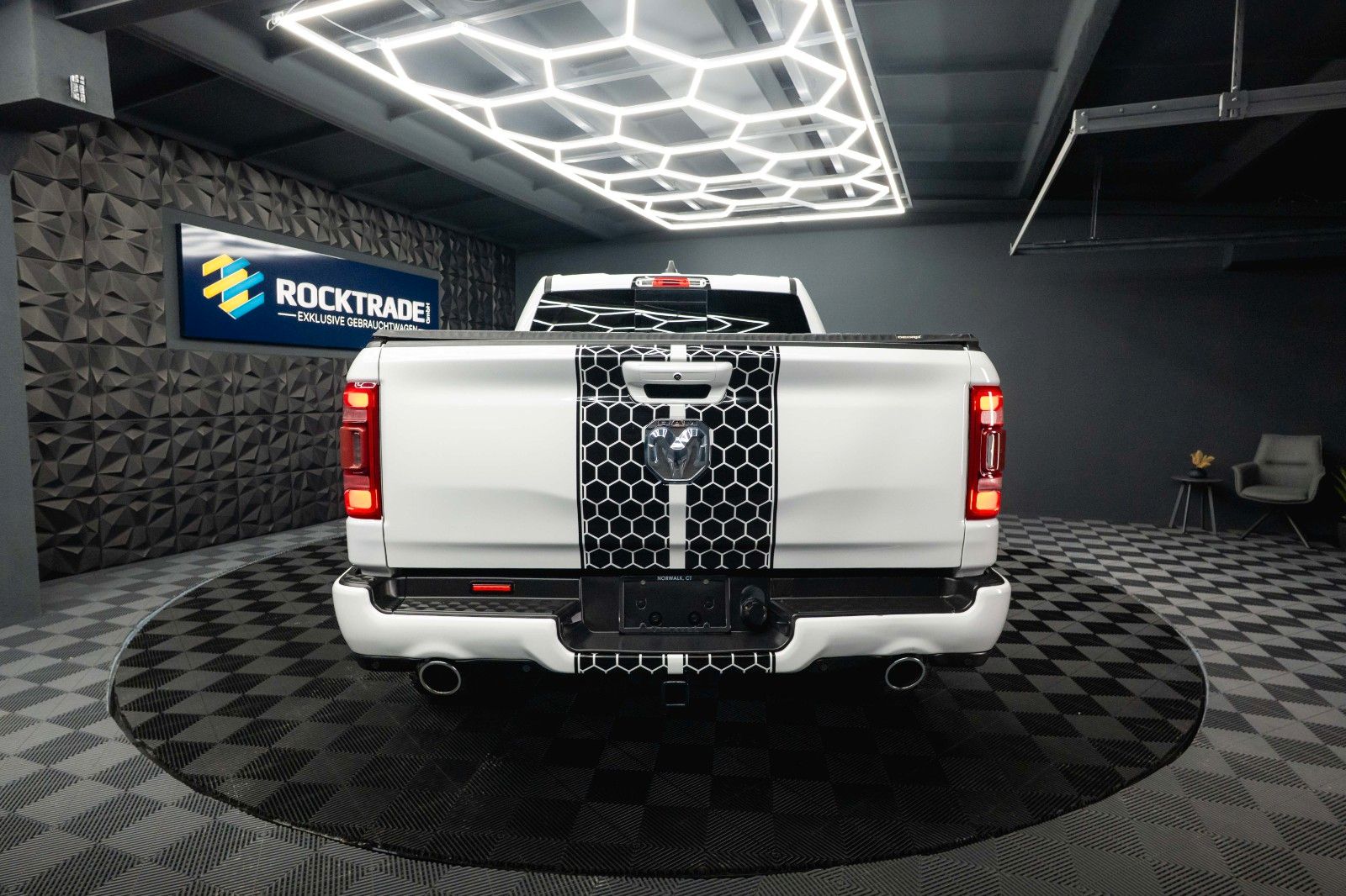 Fahrzeugabbildung Dodge RAM 5.7 V8 HEMI 4x4 OFFROAD Night AXLE LOCK 19%