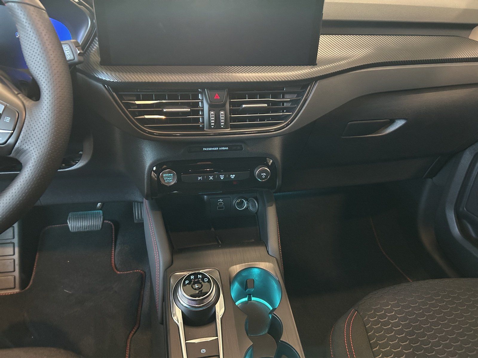 Fahrzeugabbildung Ford Kuga ST-Line PHEV Winter Pak. Techno Pak.