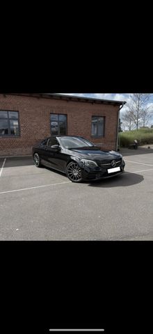 MERCEDES-BENZ C 300 Facelift/ Amg Line/ MB 100 Garantie