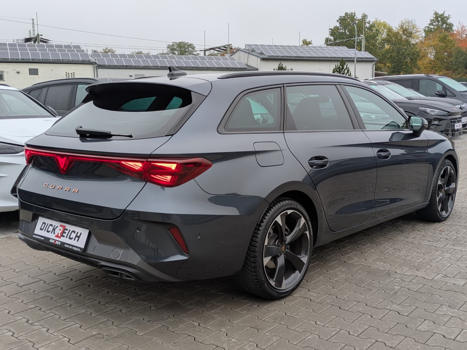 Fahrzeugabbildung CUPRA Leon 1.5 eTSI EDGE MATRIX*ACC*KAM*18"5JGARANTIE