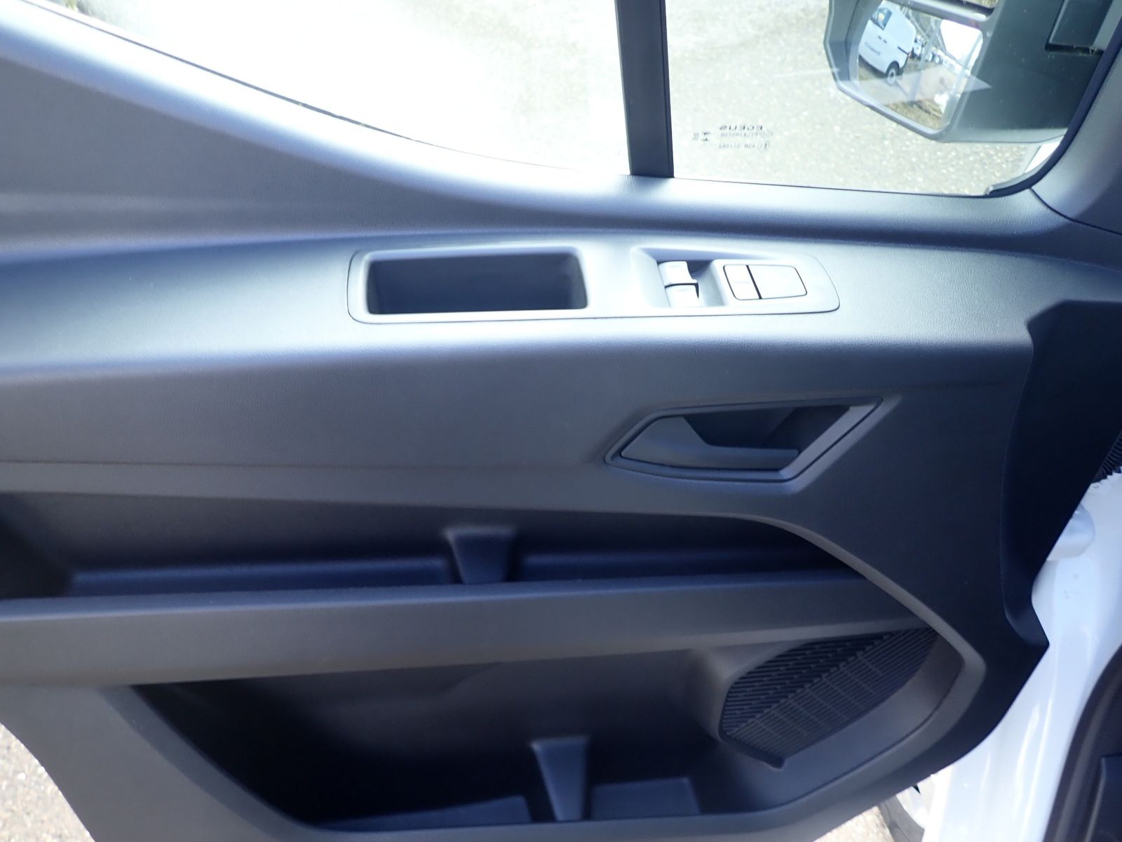 Fahrzeugabbildung Renault Master Kastenwagen FWD Kasten extra L2H2 3,5t Bl
