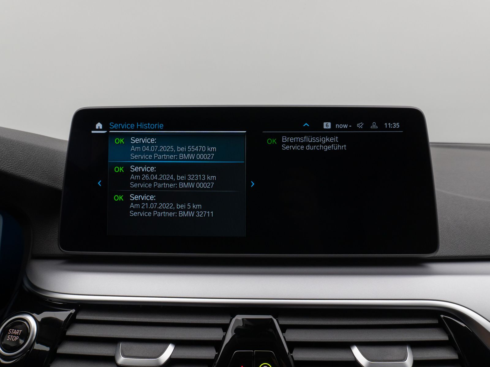 Fahrzeugabbildung BMW 530e Kamera DAB CockPitPro Sitzhzg Alarm LED