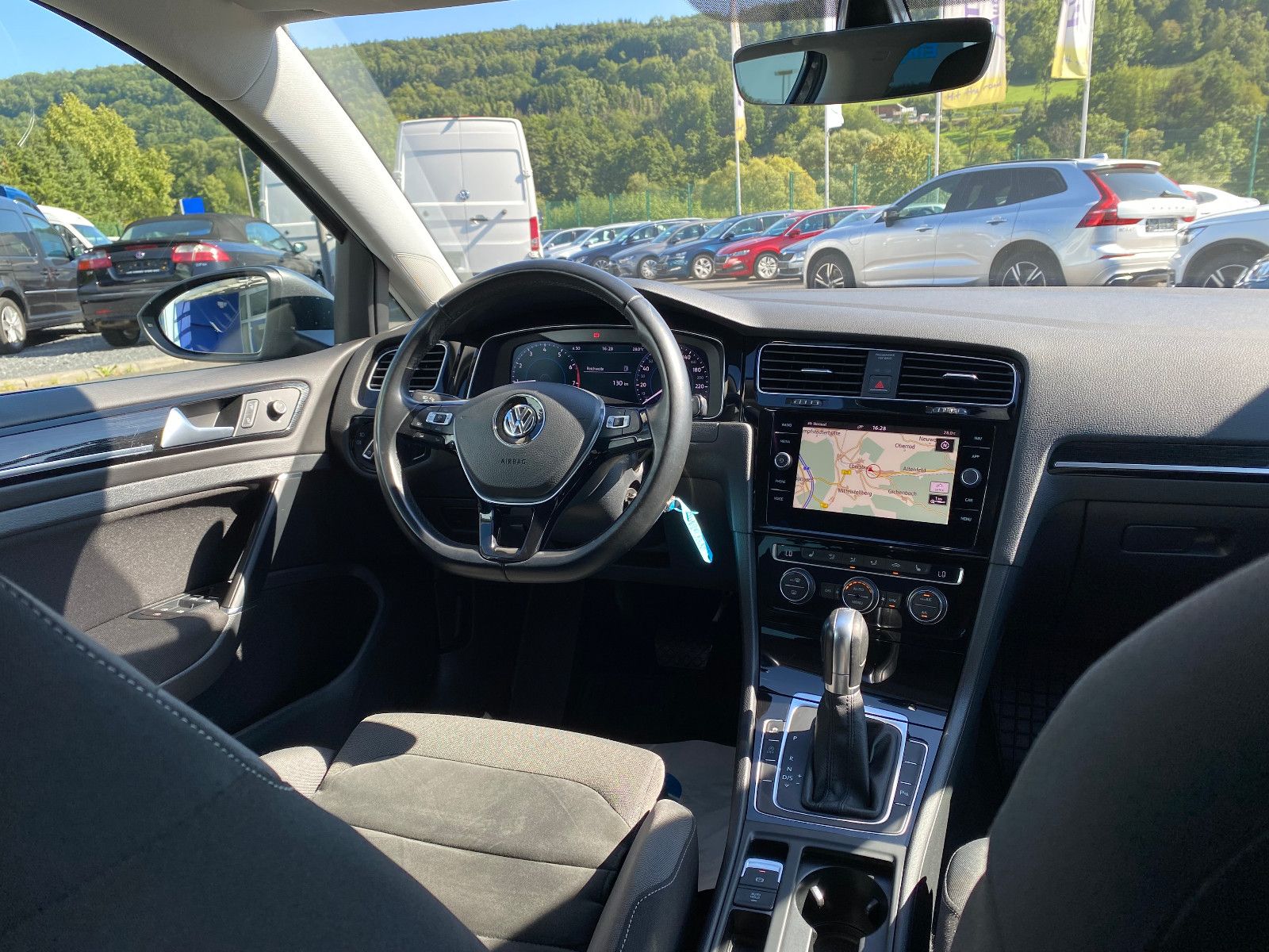 Fahrzeugabbildung Volkswagen Golf VII Variant Highline TSI DSG ACC LED Kamera