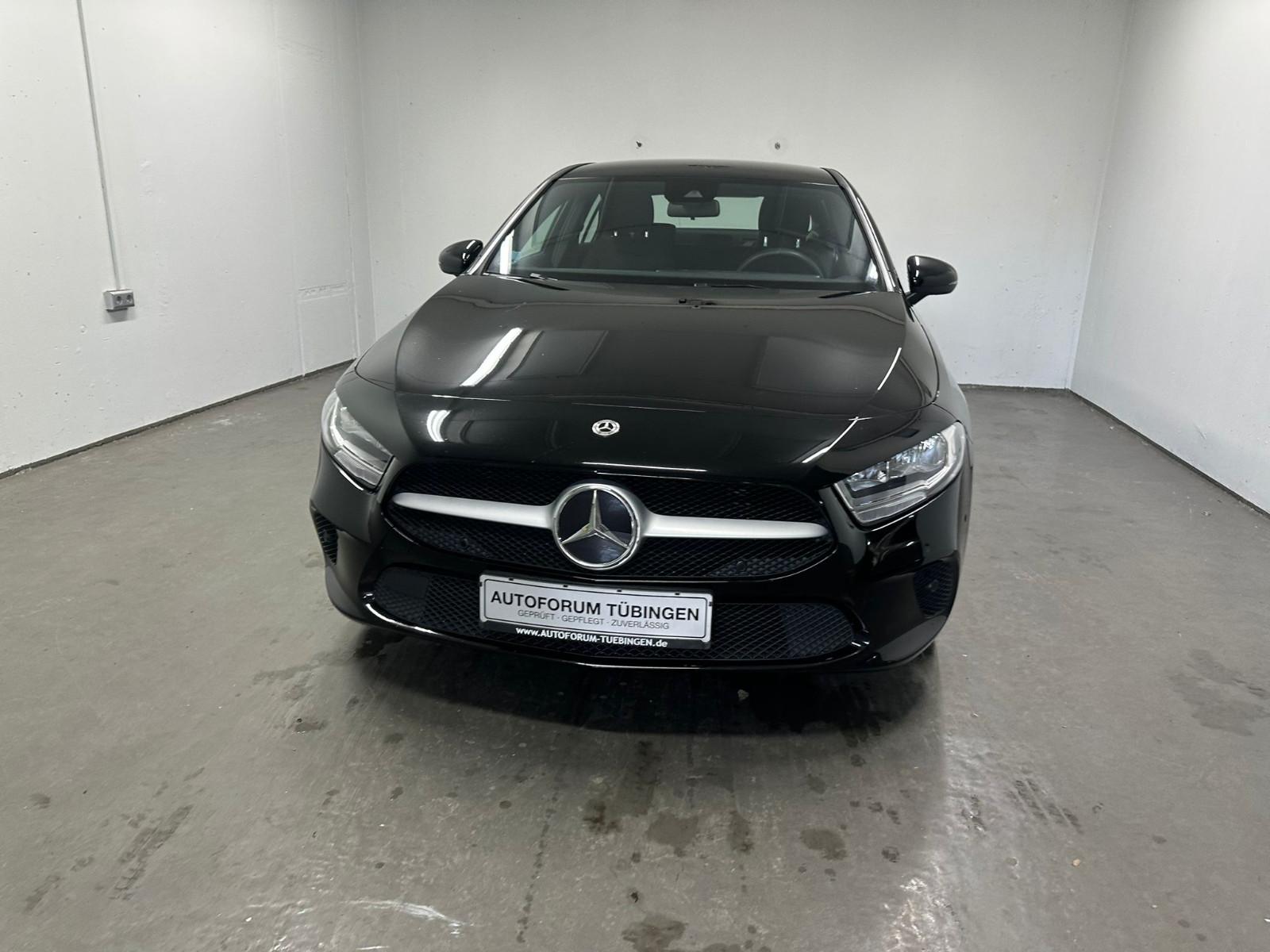 Mercedes-Benz A 200 d Limousine *KAMERA*NAVI*CARPLAY*AHK*
