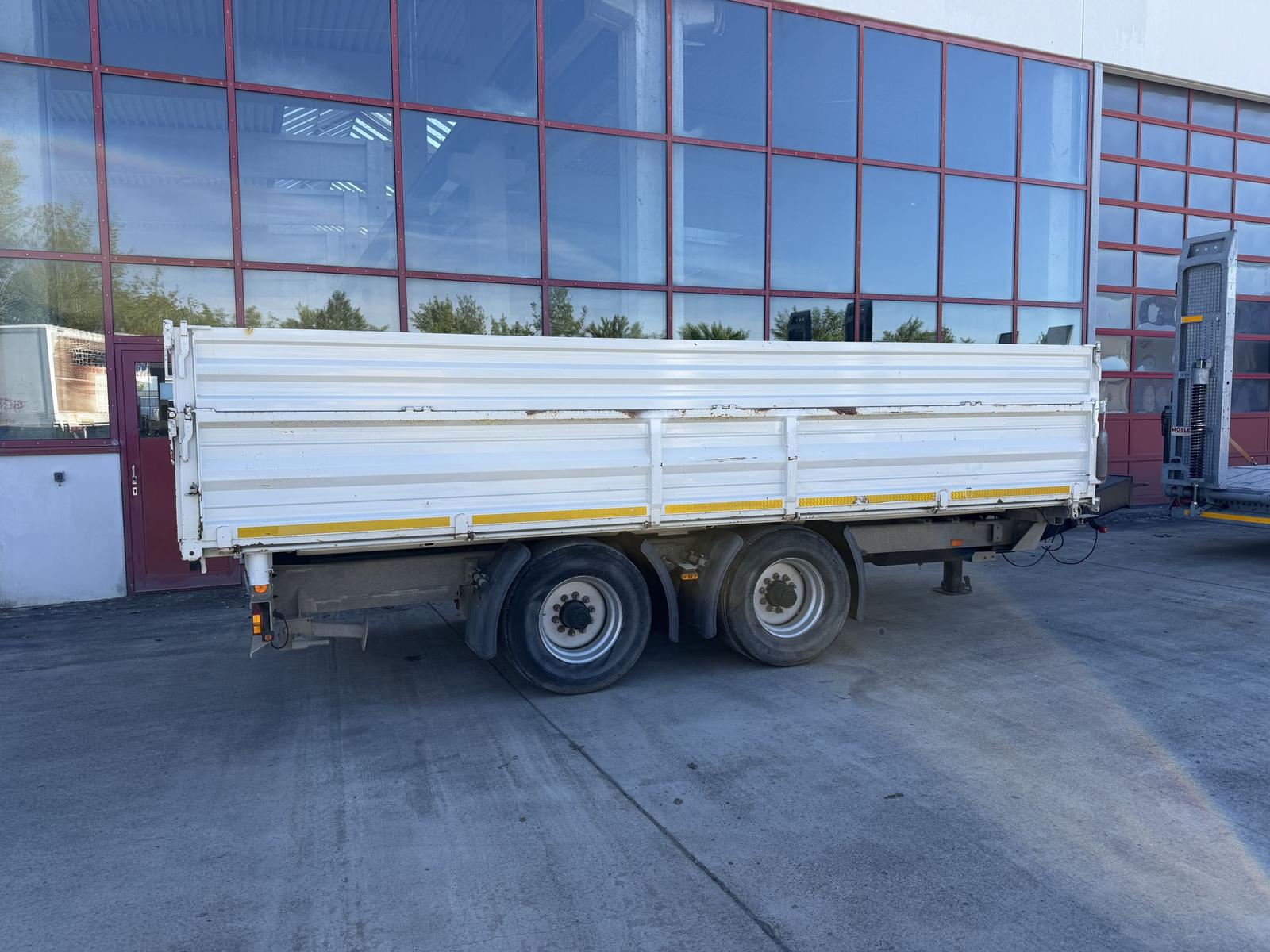 Andere  18 t Tandemkipper- Tieflader, Aufsatzbordwände