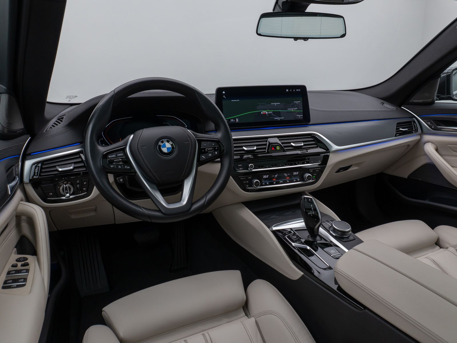 Fahrzeugabbildung BMW 520d  xD Luxury Line Panorama Kamera DAB H/K AHK