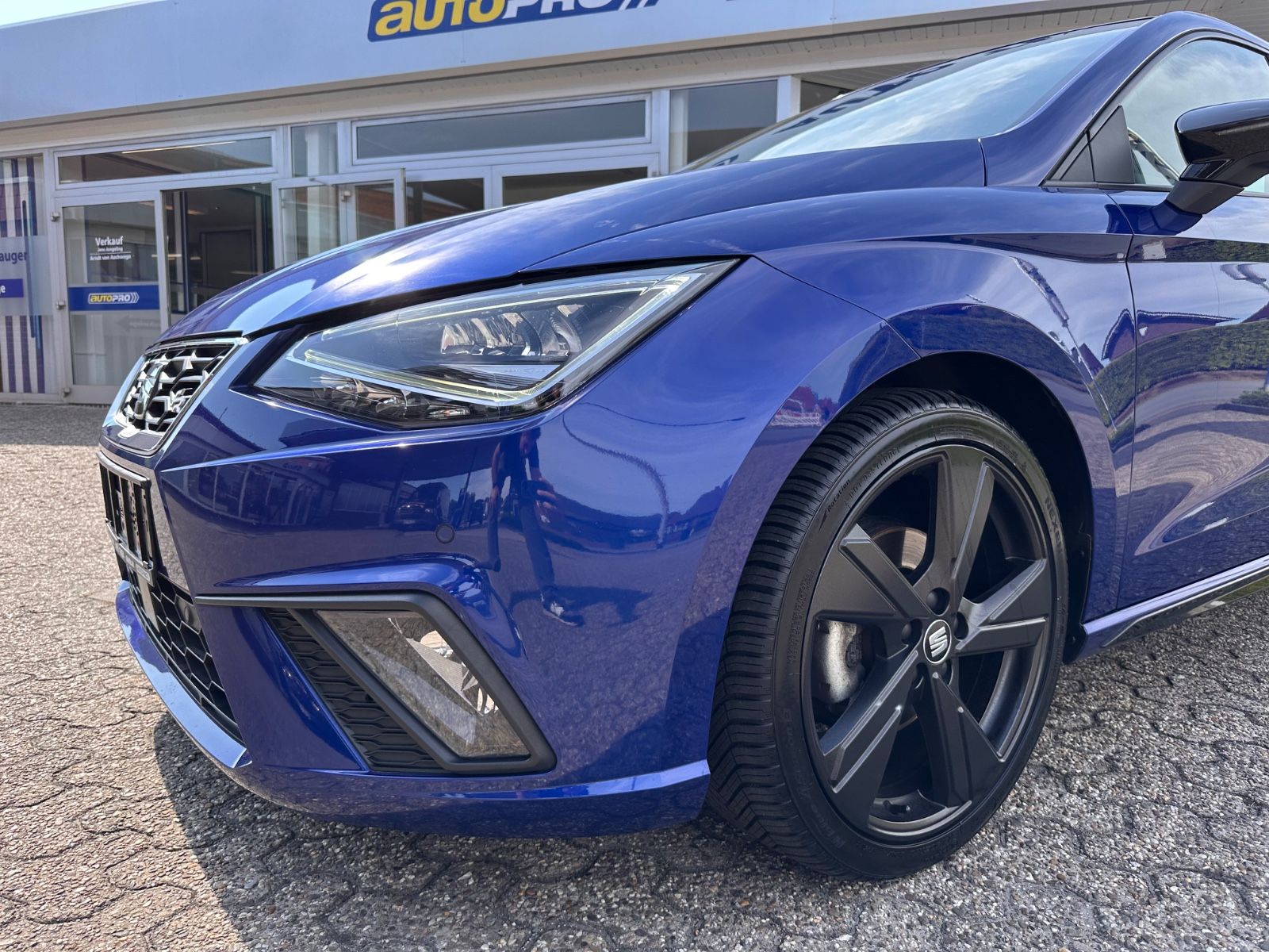 Fahrzeugabbildung SEAT Ibiza Black Edition 1.0 TSI DSG ACC/Navi/RFK/APP