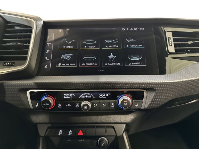A1 Sportback 30 TFSI ADVANCED SMARTPHONE INTERFA