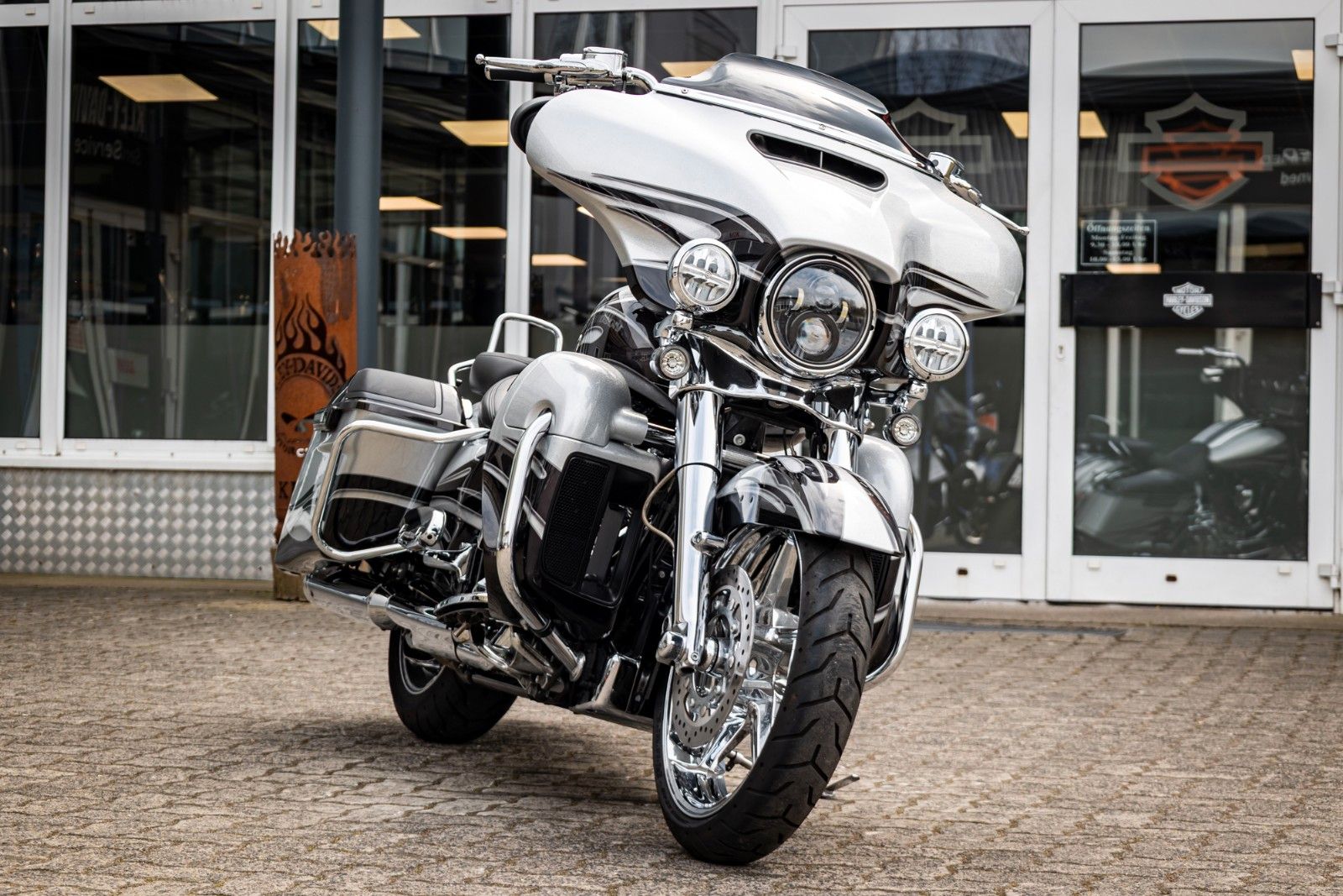 Fahrzeugabbildung Harley-Davidson CVO STREET GLIDE 110 FLHXSE - KESSTECH