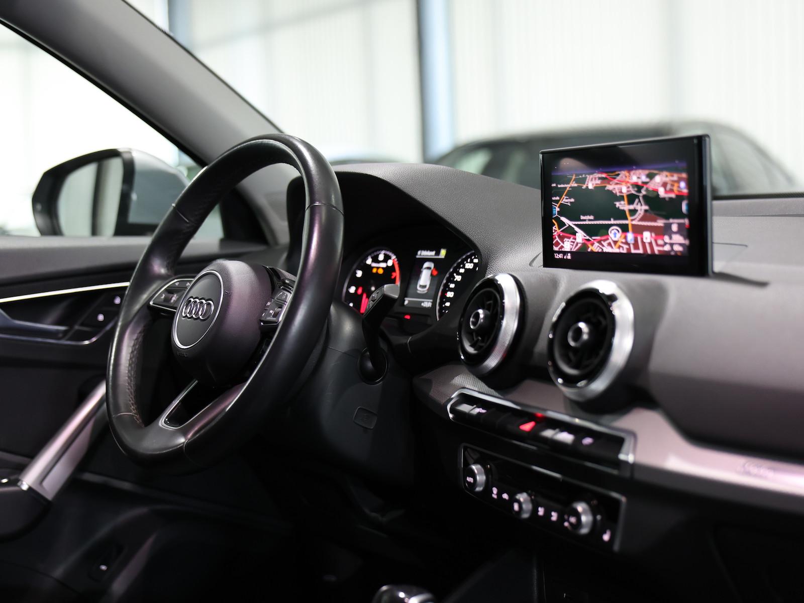Audi Q2 35 TFSI ADVANCED SILVER & BLACK / LED, LEDER, миниатюра 22
