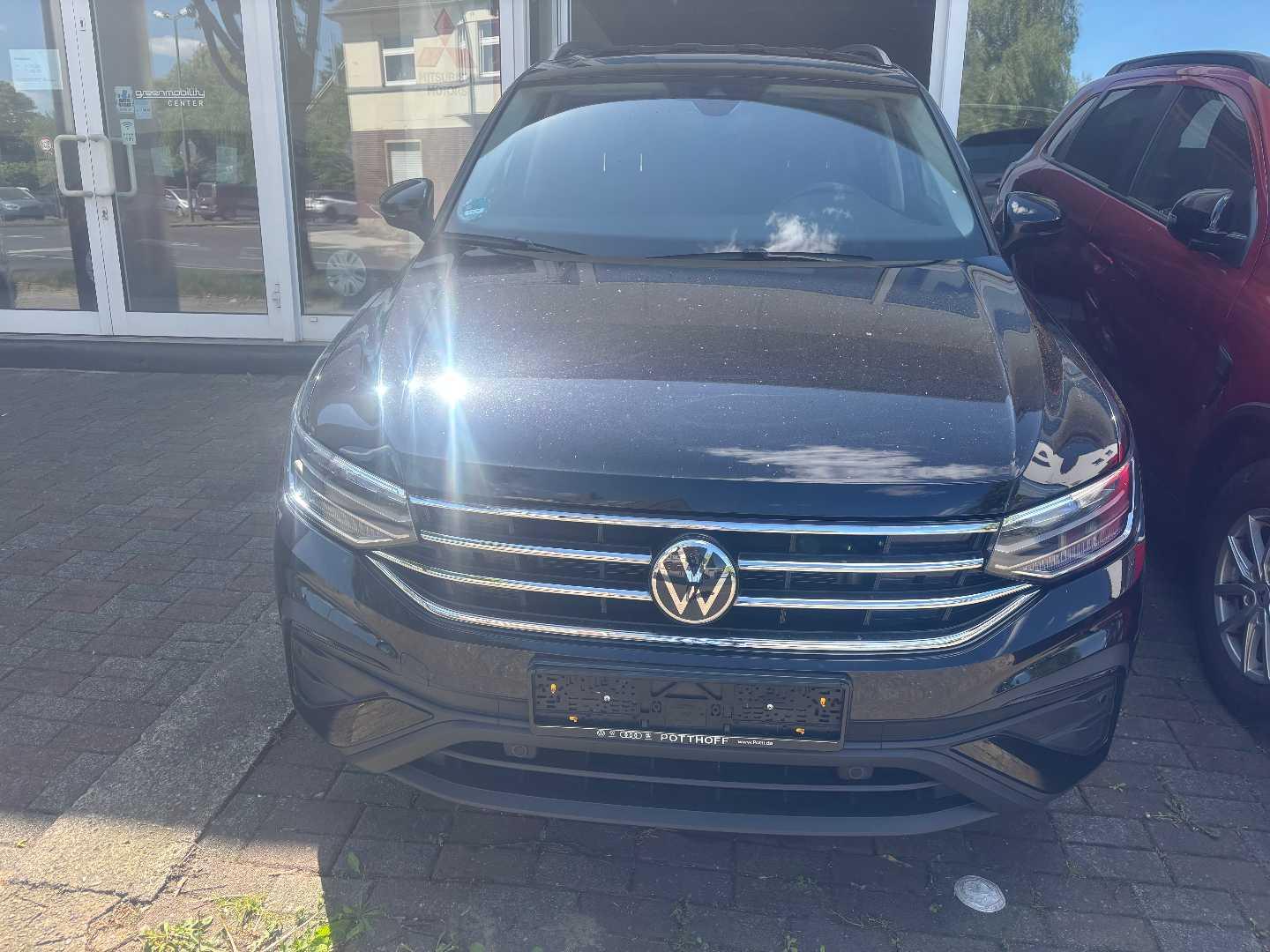 Volkswagen TIGUAN 1.5 TSI Automatik, Navi, AHK schwenkbar