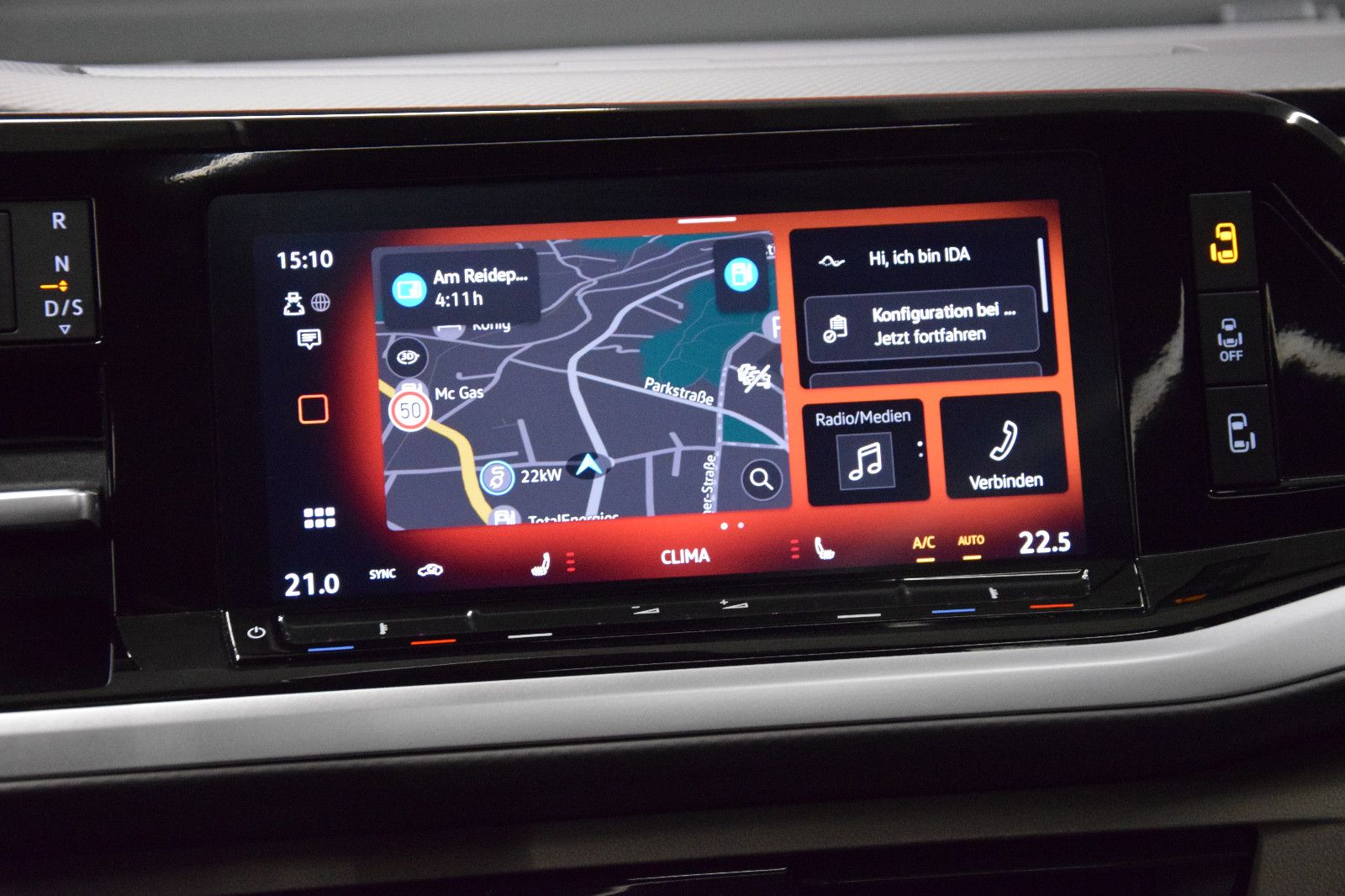 Fahrzeugabbildung Volkswagen T7 Multivan Style Lang Pano ACC Matrix AHK vis-a