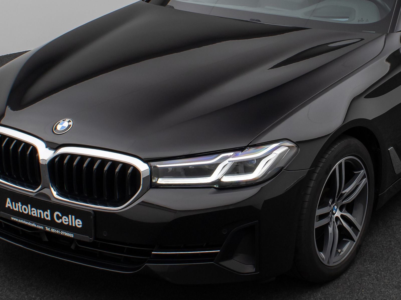 Fahrzeugabbildung BMW 520d xD Kamera Laser HUD DAB HiFi Stop&Go MSport