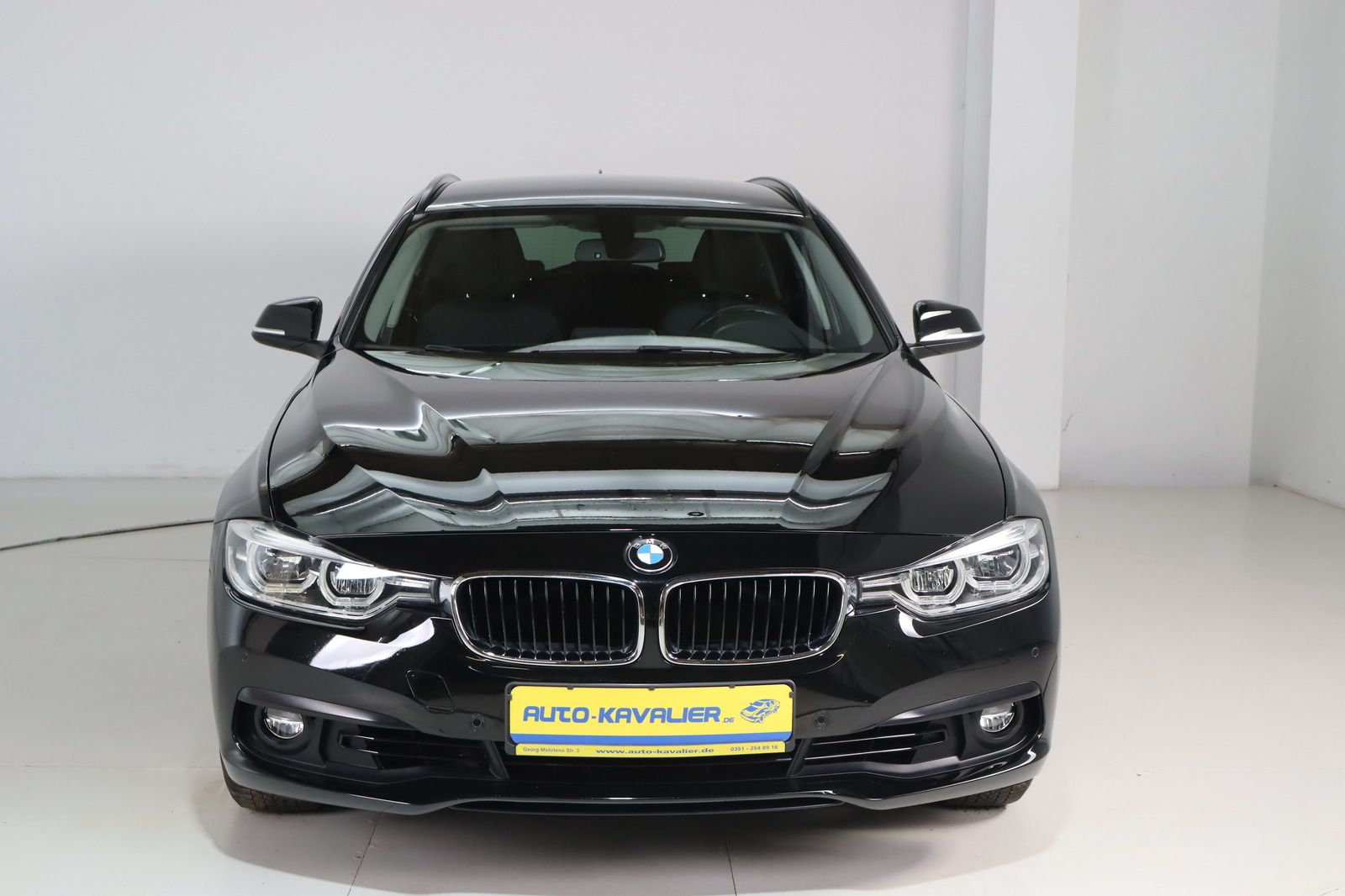 Fahrzeugabbildung BMW 320 i Advantage * LED * 1.Hand * Service neu Tou