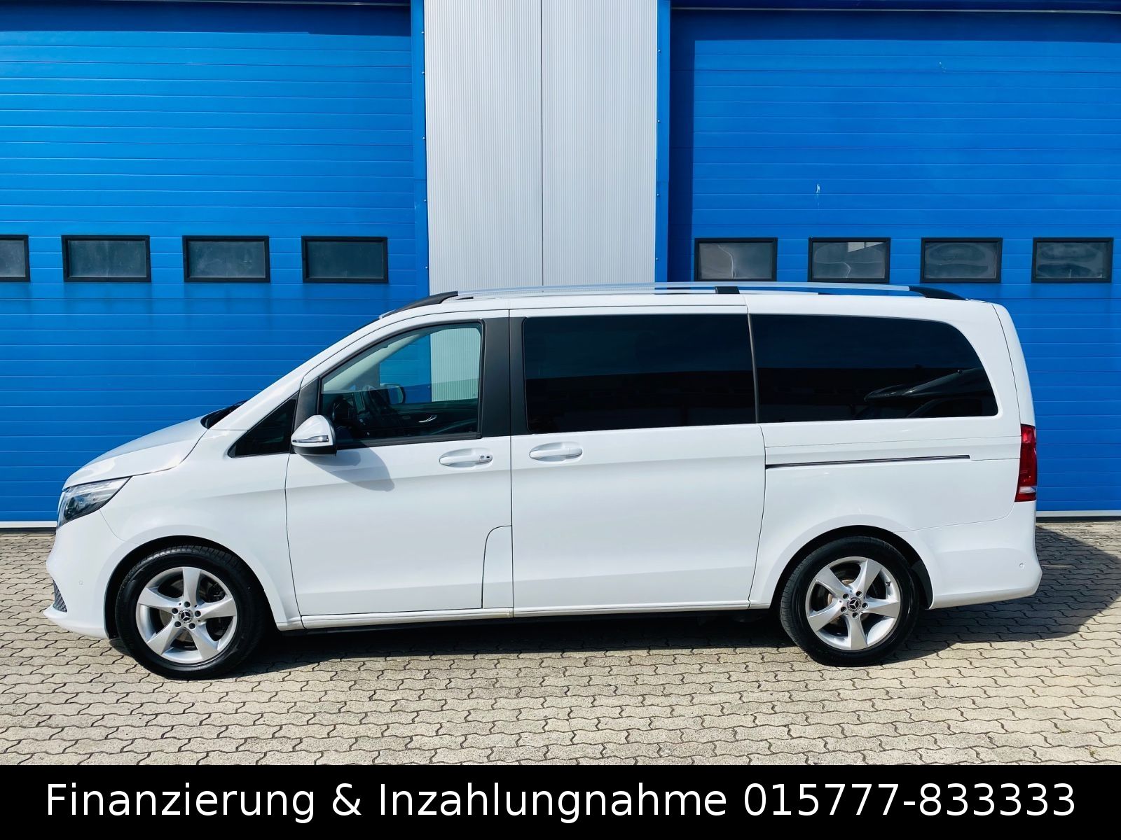 Mercedes V 220 - 1
