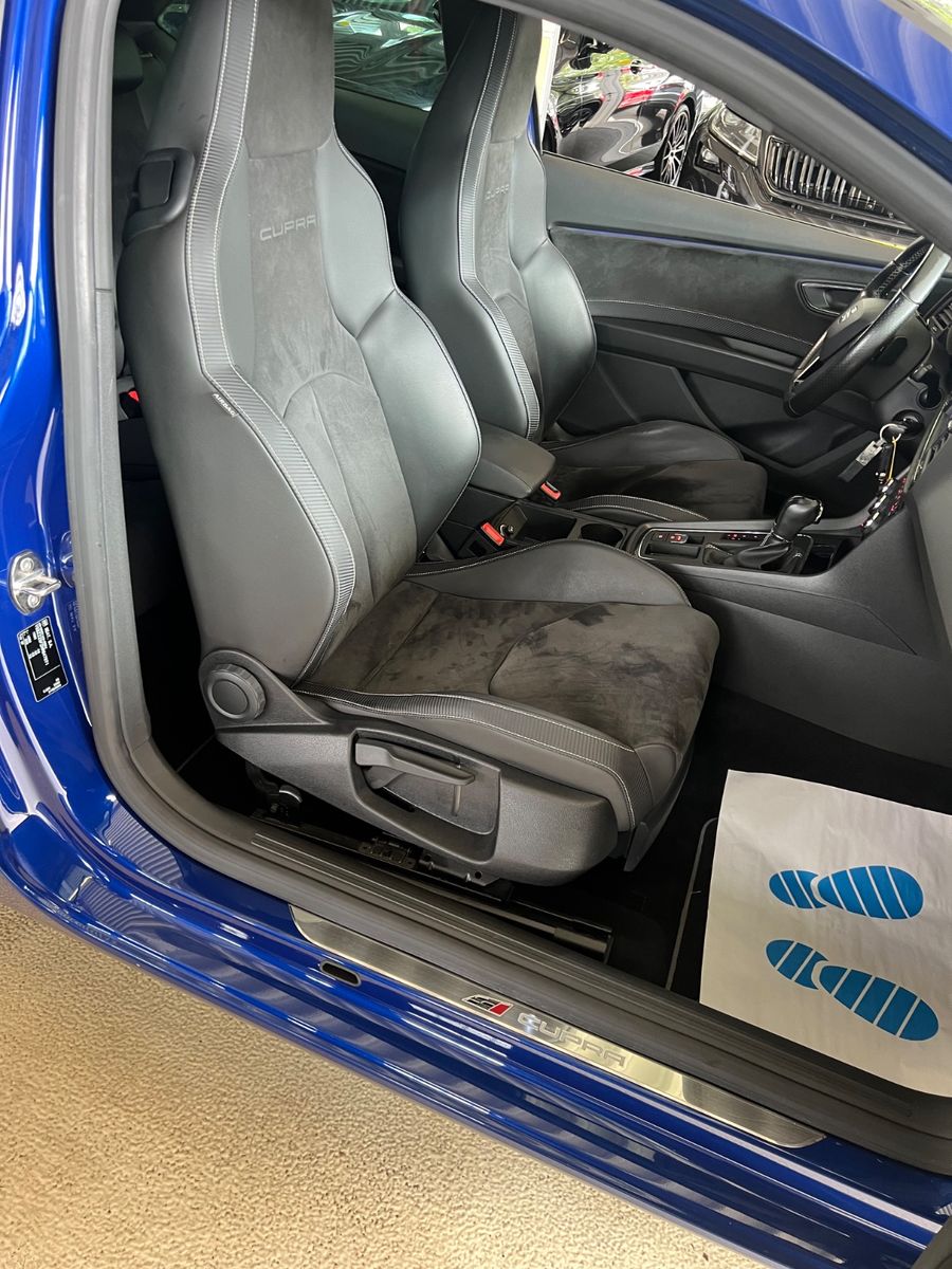 Fahrzeugabbildung SEAT Leon SC Cupra 300 *Mystery Blue* SPORTSITZE *