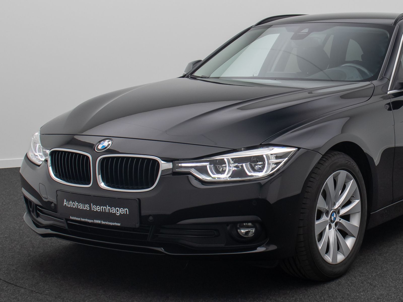 Fahrzeugabbildung BMW 320d HUD HiFi NaviPro Alarm DriveAss Komfo Leder