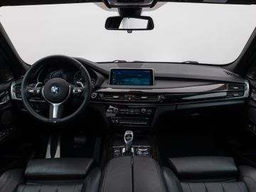 Fahrzeugabbildung BMW X5 xDr 30d M Sport Pano HUD H/K AHK Comfort 20'