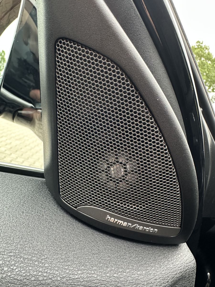Fahrzeugabbildung BMW X2 sDrive20d Advantage NAV+LED+SHZ+HUD+H&K+ACC