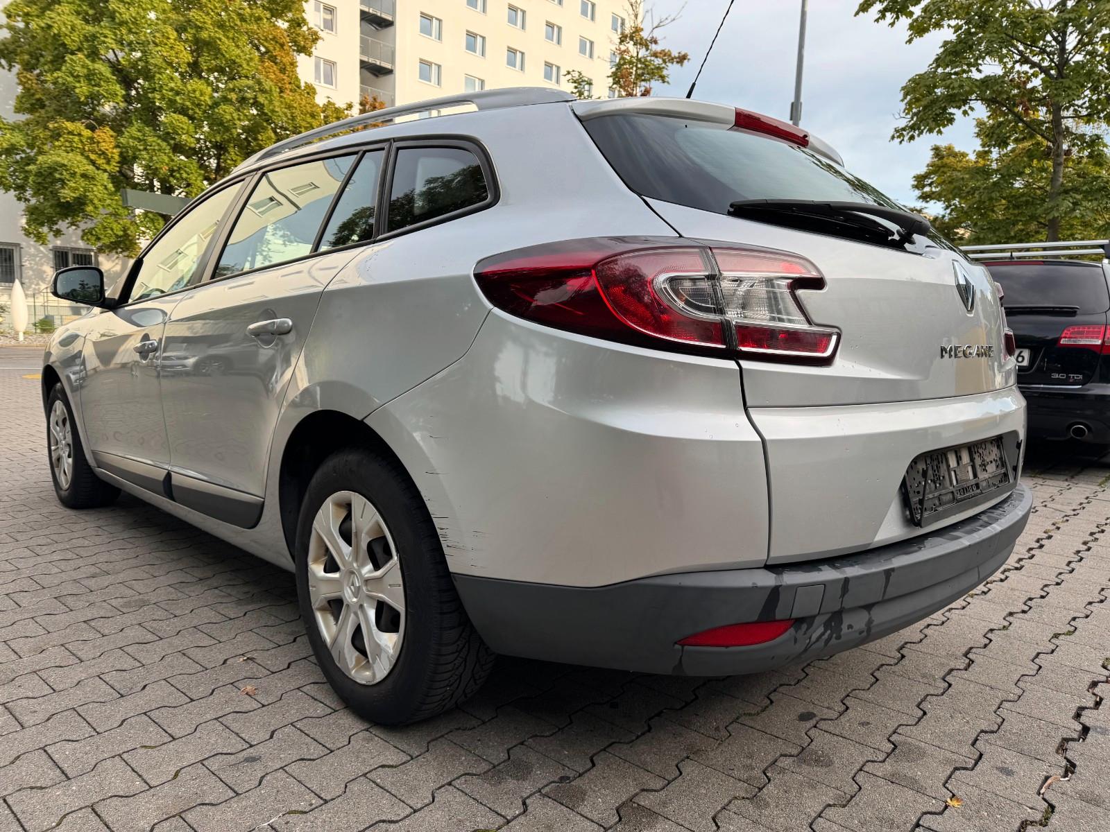 Renault Megane 2011 — photo 8