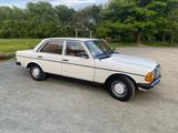 Mercedes-Benz W123 300D 2.hand - Mercedes-Benz 300 in Frankfurt (Main)