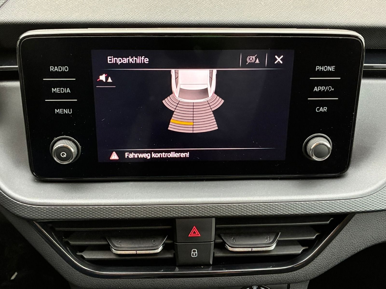 Fahrzeugabbildung SKODA Scala 95PS 5-Gang*LED*SHZ*PDC*SmartLink