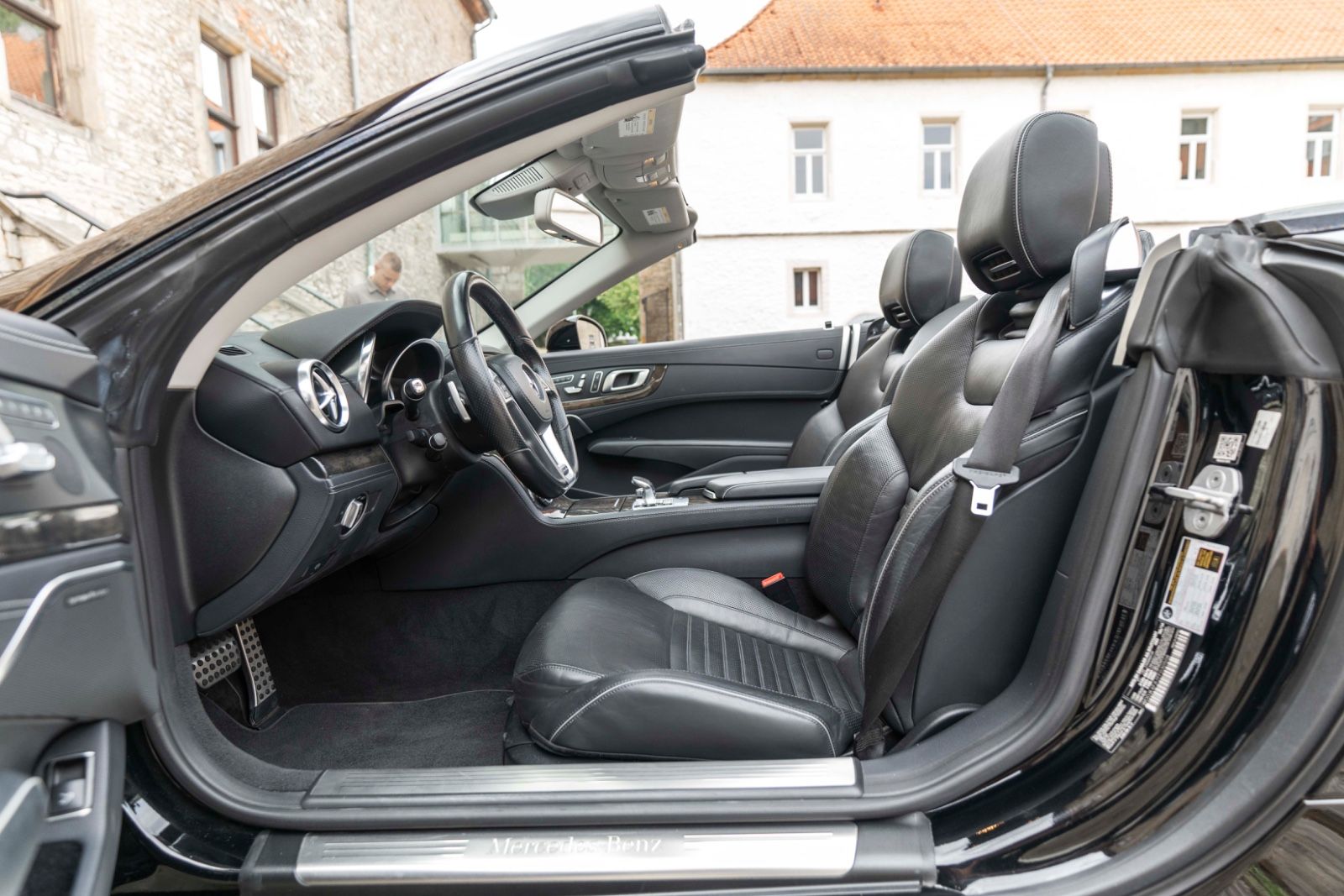 Fahrzeugabbildung Mercedes-Benz SL 400 Roadster H&K KAM NAV AMBIENT 19' RDK TOTW