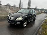 Mercedes-Benz ML 300 CDI 4MATIC BlueEFF. Grand Edition Gra... - Mercedes-Benz ML 300 aus 2011
