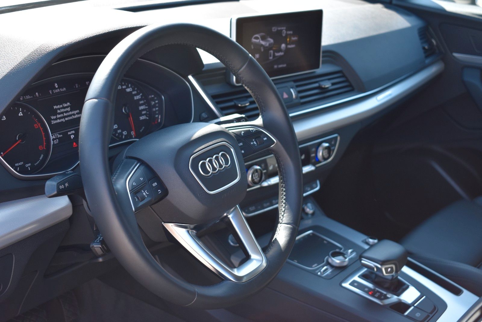 Fahrzeugabbildung Audi Q5 40 TDI quattro sport/Anhänger/LED/Tempomat