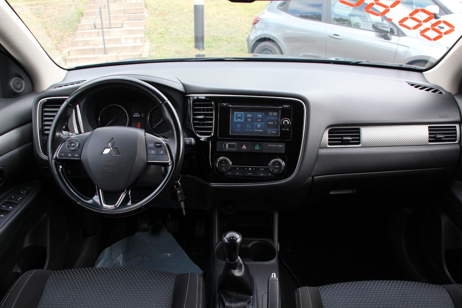 Fahrzeugabbildung Mitsubishi Outlander SUV-Star 2WD