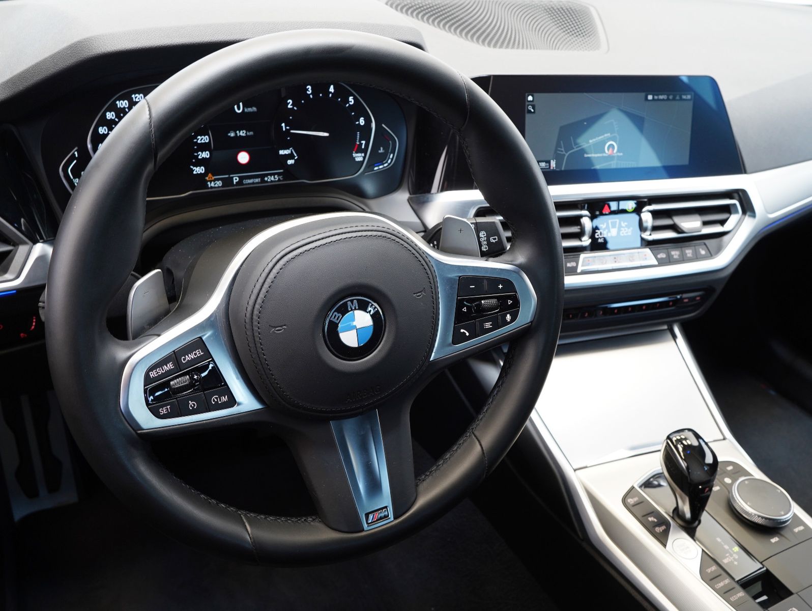Fahrzeugabbildung BMW 320 i Touring M Sport HUD/H&K/LM 19"