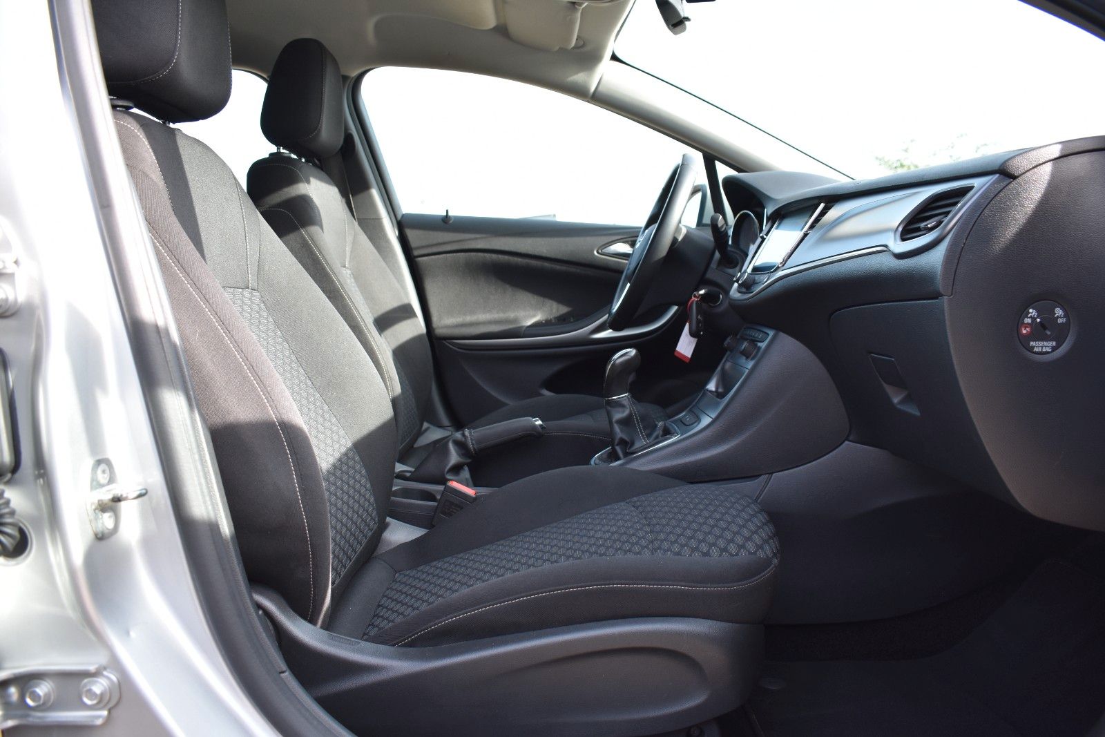 Fahrzeugabbildung Opel Astra K Sports Tourer Edition KLIMA/PDC/TEMPOMAT