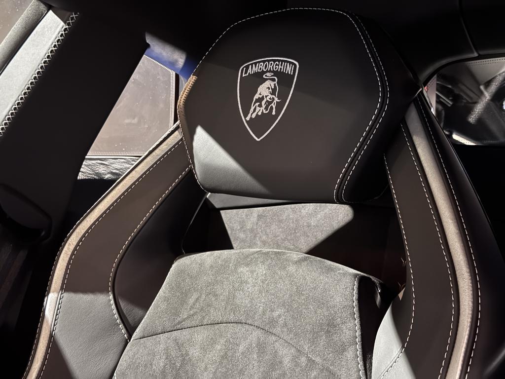 Lamborghini Aventador