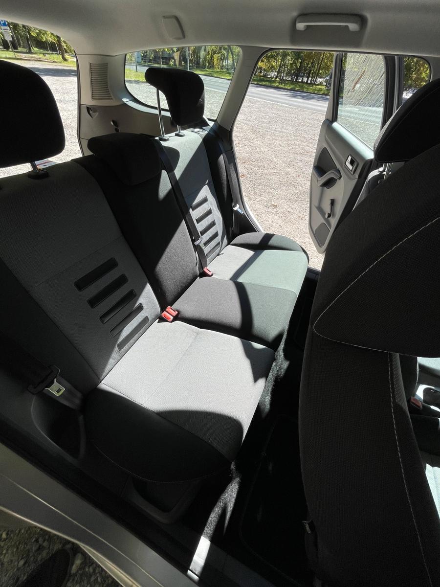 Ford Focus 2009 — photo 8