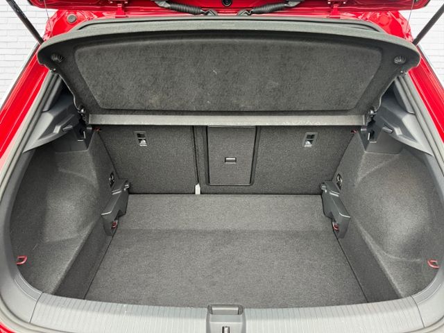 Fahrzeugabbildung Volkswagen T-Roc R-Line 1.5 TSI KLIMA LED NAVI ALU