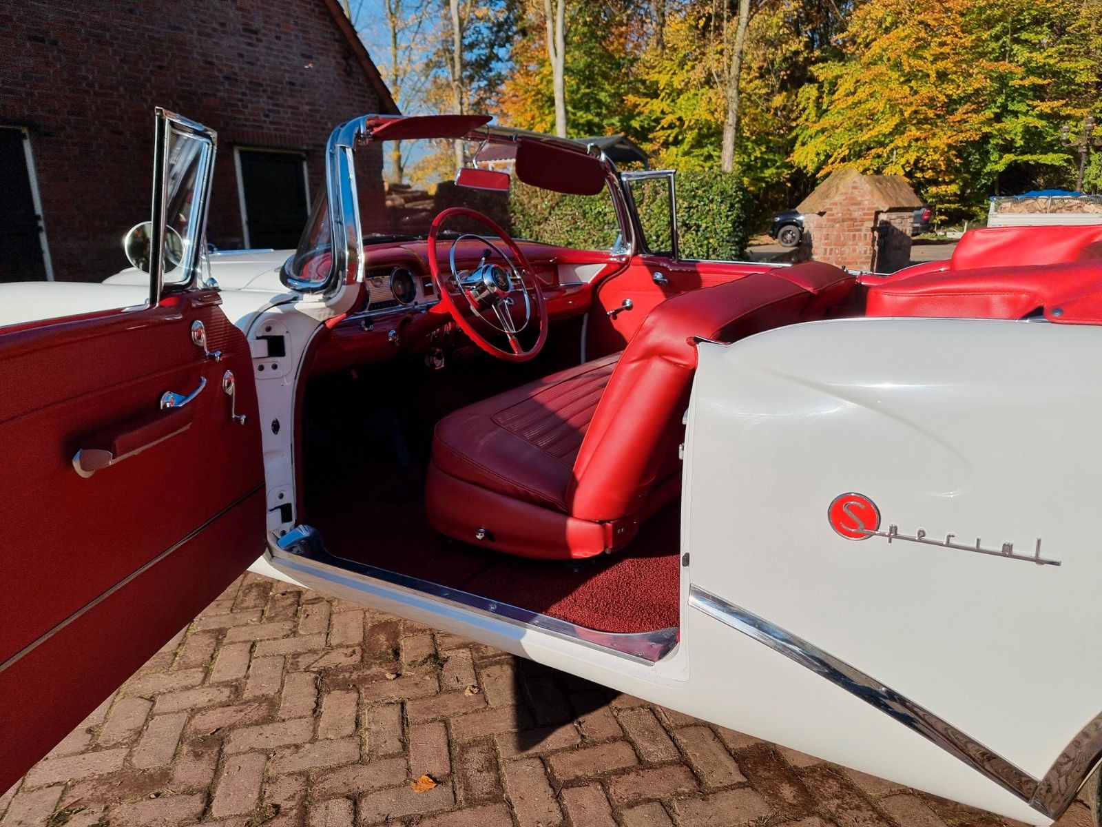 Fahrzeugabbildung Buick Special Deluxe Convertible im 1A Sammlerzustand