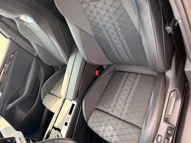 Volkswagen Passat Variant 2.0 TDI R-line ACC LED