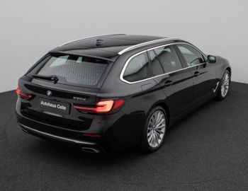 Fahrzeugabbildung BMW 530d Luxury Line Panorama Laser Kamera HUD HiFi
